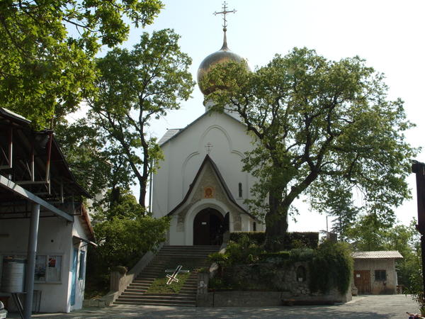 Церковь Николая Чудотворца и мученицы царицы Александры, Массандра, Ялта, Крым