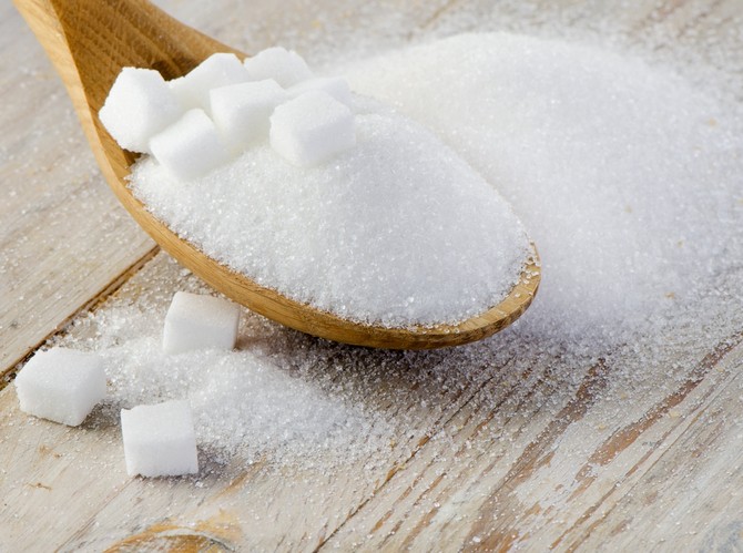 Сахарная подкормка полезна наличием в ней глюкозы