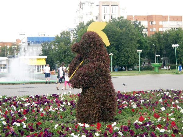 Символ Ярославля возле городского ТЮЗа