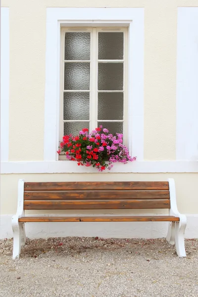 Окна, украшенные цветок, Бургундии, Франция Стоковое Изображение
